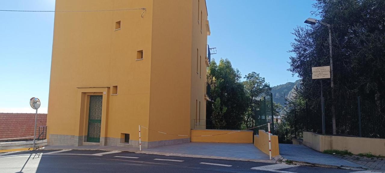 Casa Di Claude Con Posto Auto Διαμέρισμα Finale Ligure Εξωτερικό φωτογραφία